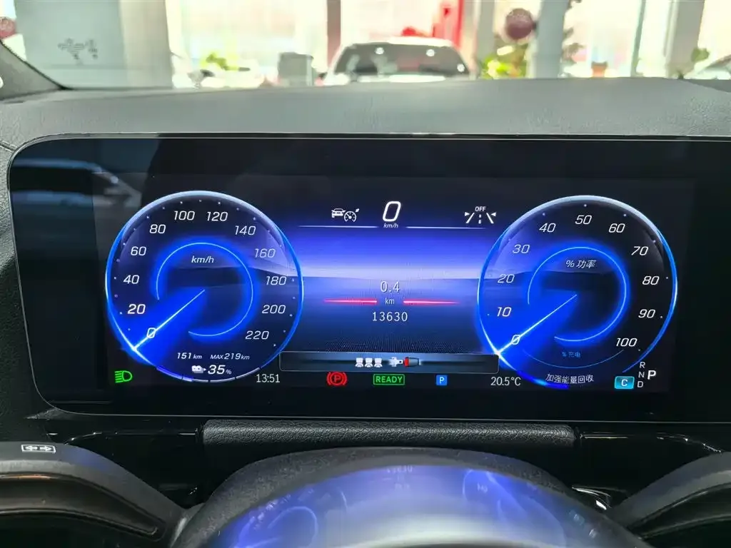 Mercedes-Benz EQA — фото 2
