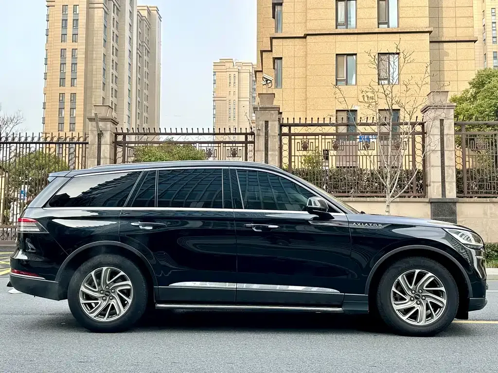 Lincoln Aviator — фото 3