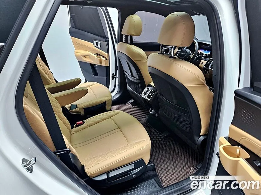 Kia Sorento — фото 9