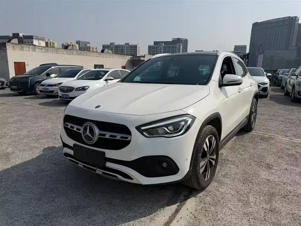 Mercedes-Benz GLA — фото 1