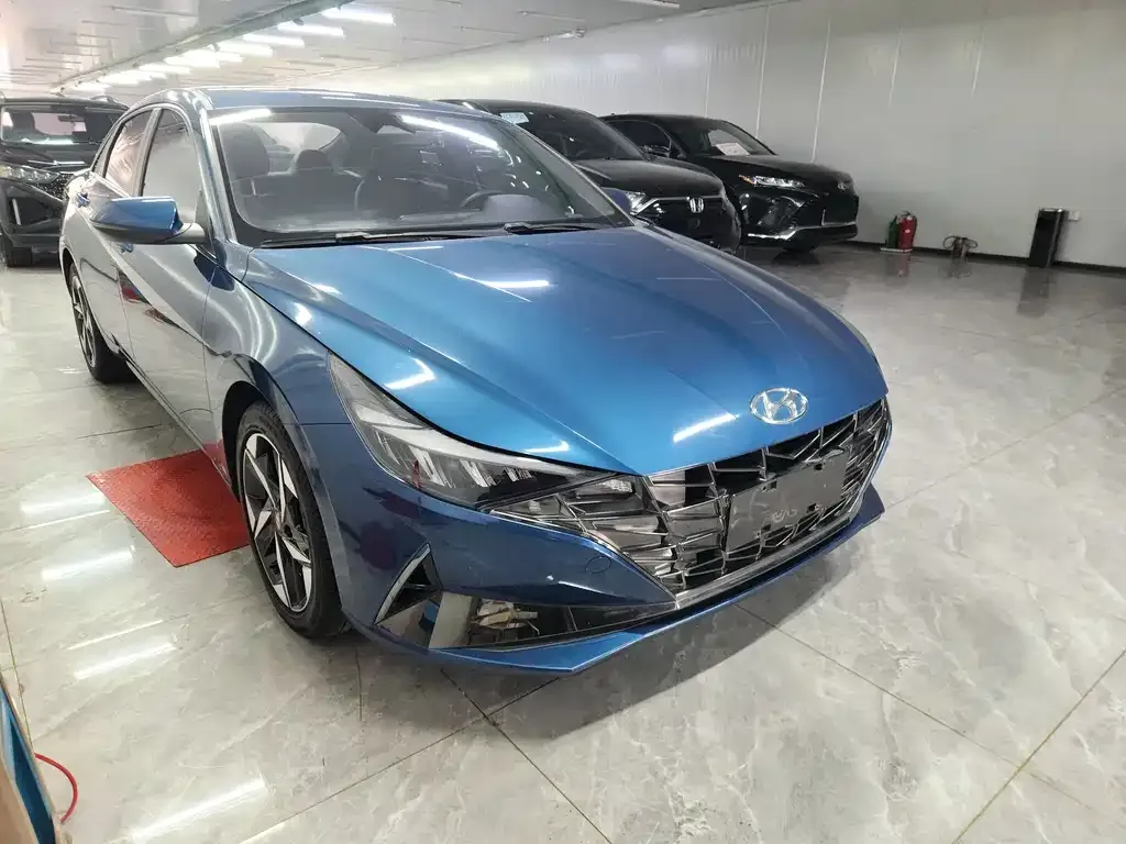 Hyundai Elantra — фото 4