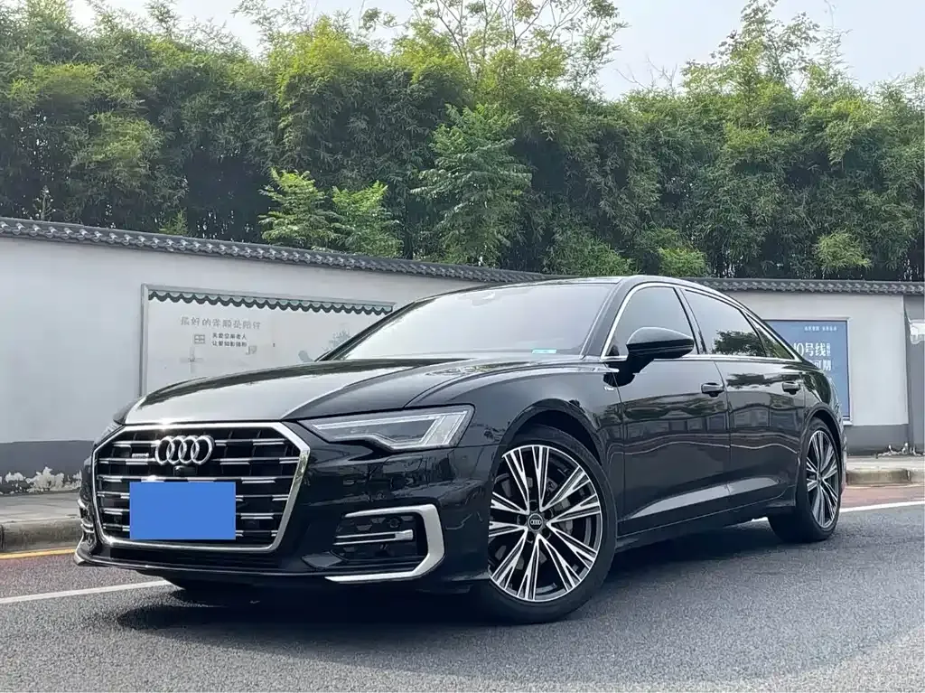 Audi A6L — фото 1
