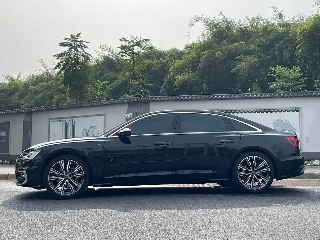 Audi A6L — фото 9