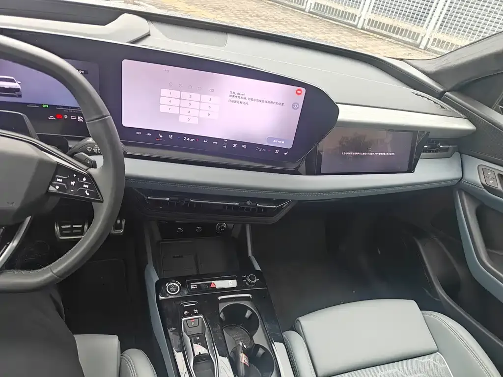 Audi Q6L e-tron — фото 3