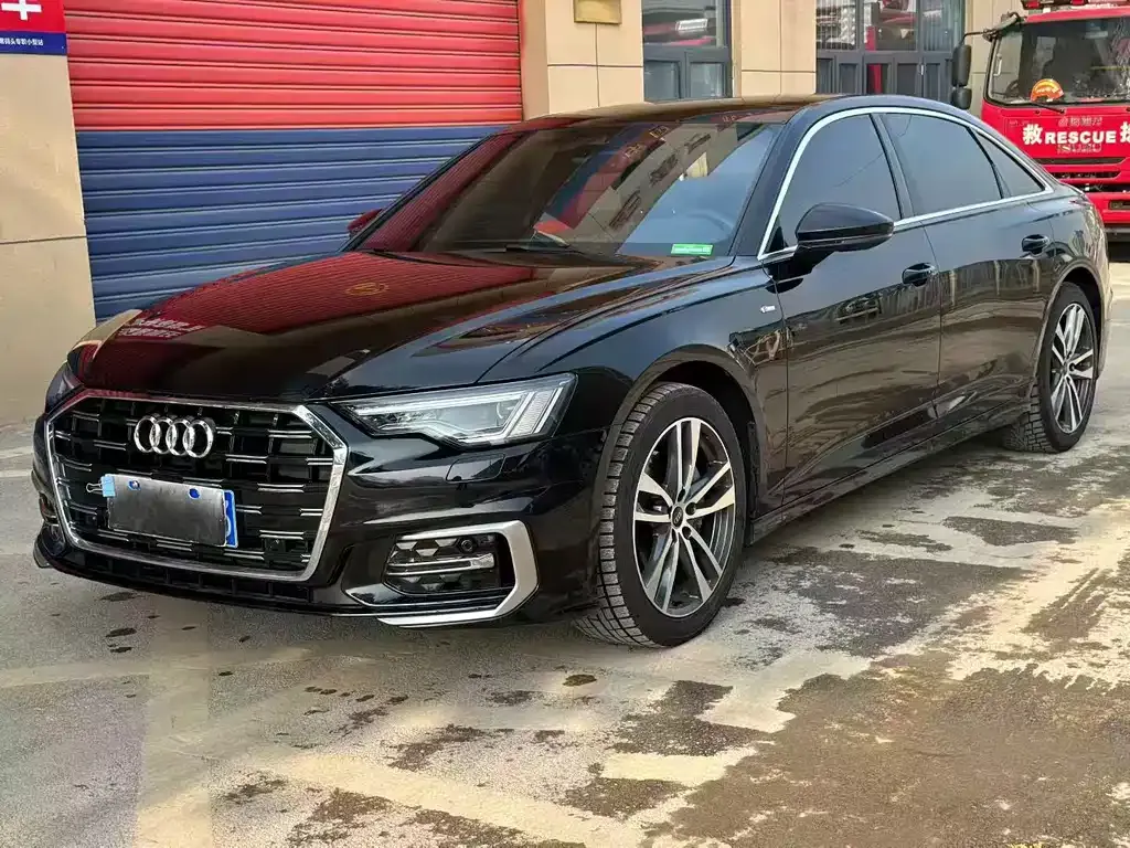 Audi A6L — фото 1