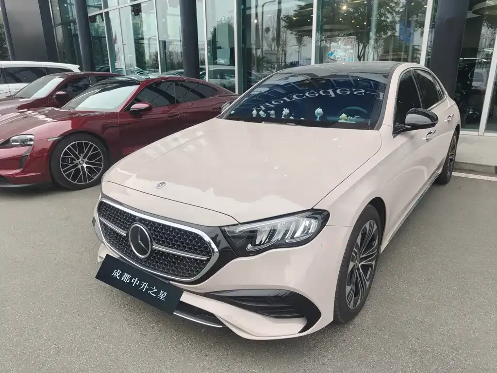 Mercedes-Benz E-Class — фото 1