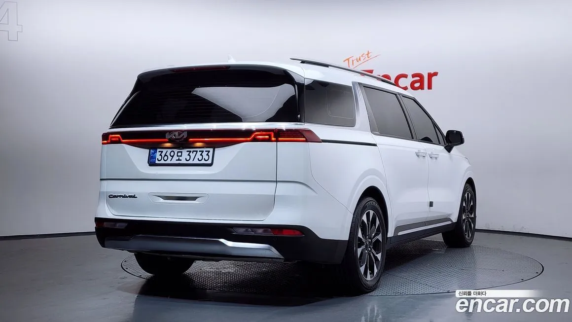 Kia Carnival — фото 4