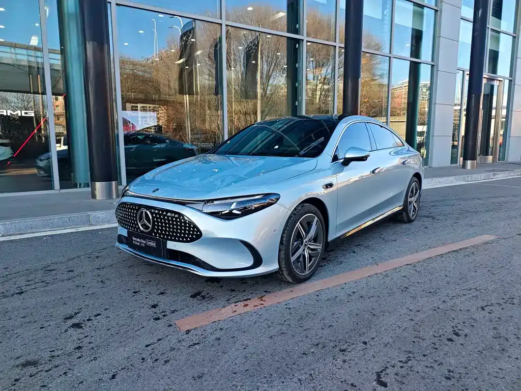Mercedes-Benz CLA PHEV — фото 1