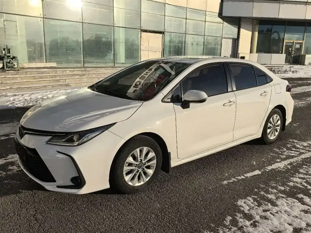 Toyota Corolla — фото 1