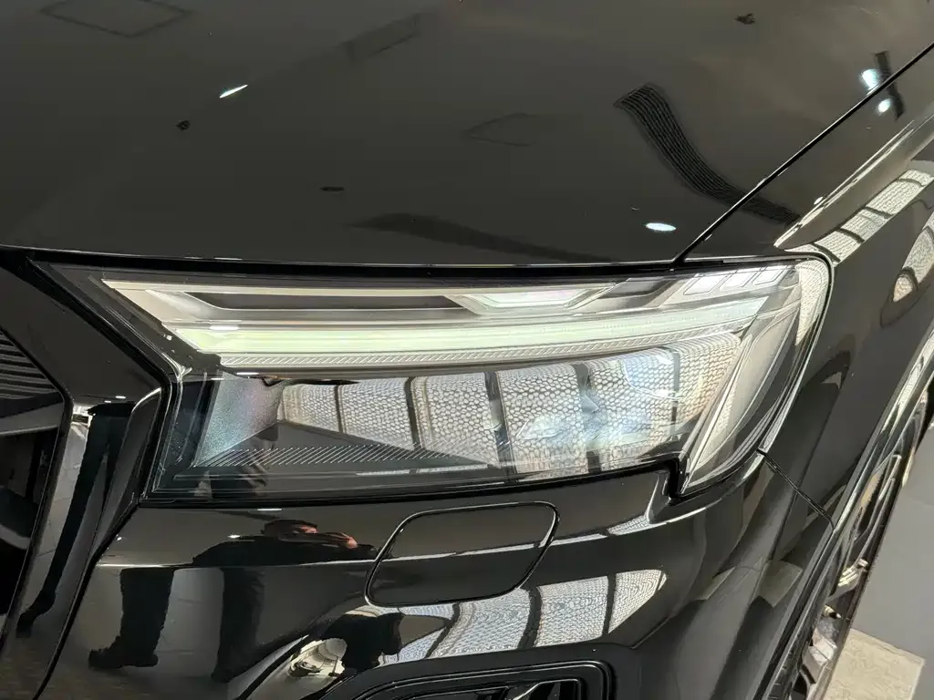 Audi Q7 — фото 5