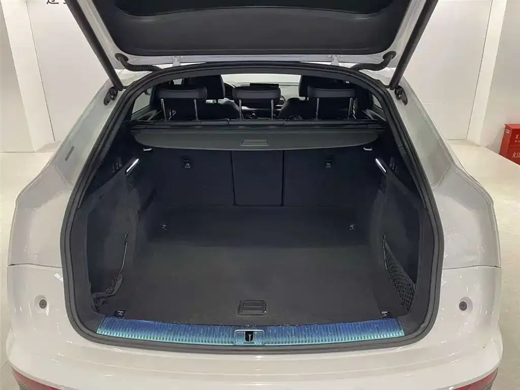 Audi Q5L Sportback — фото 4