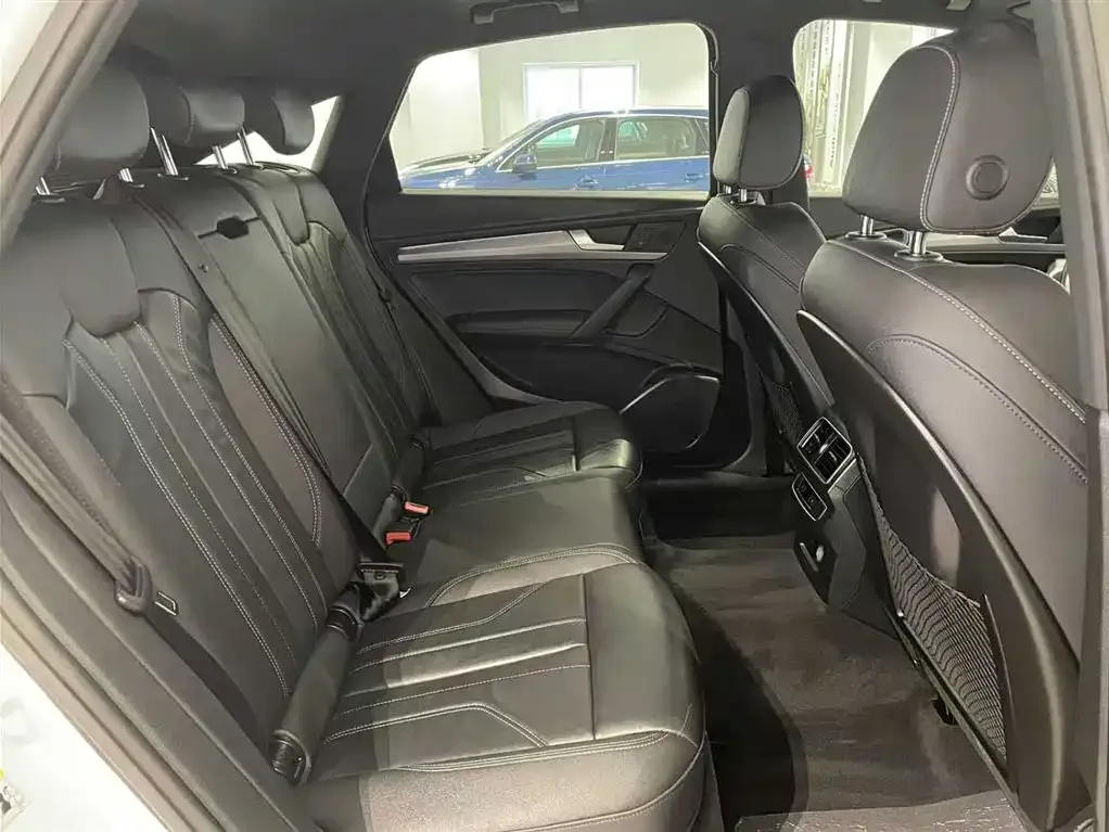 Audi Q5L Sportback — фото 9