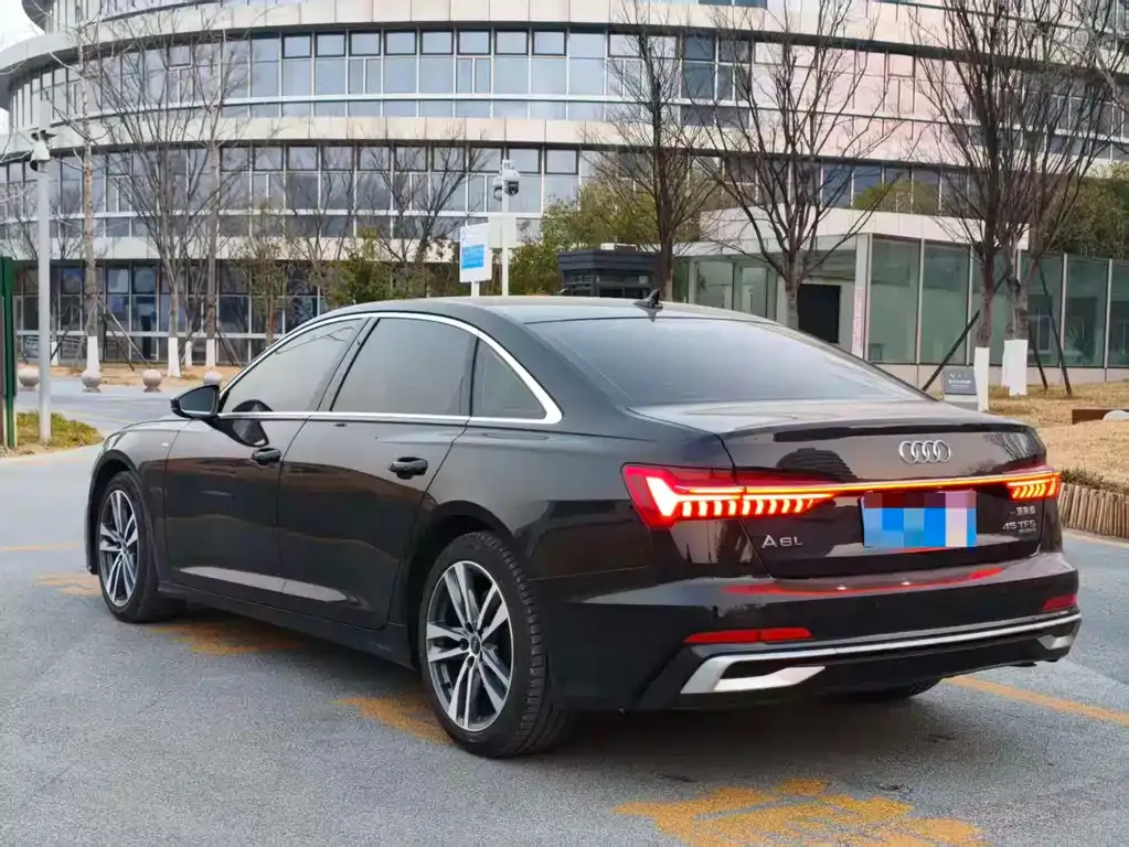 Audi A6L — фото 5