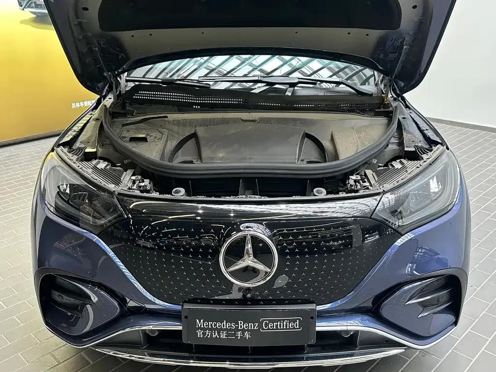 Mercedes-Benz EQE SUV — фото 10