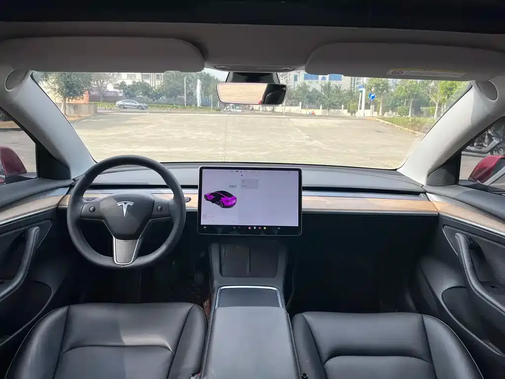 Tesla Model 3 — фото 2