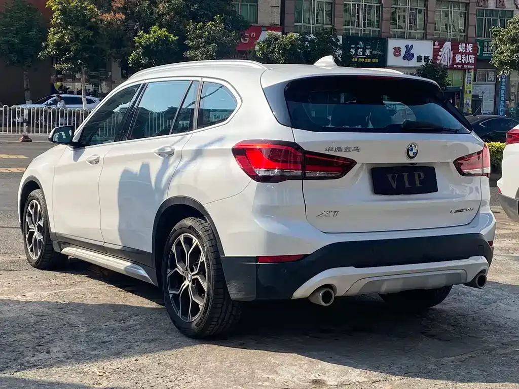 BMW X1 — фото 9