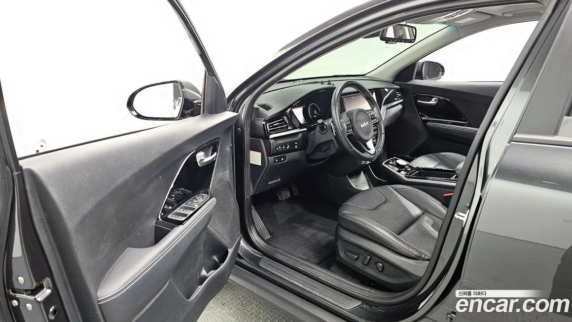 Kia Niro — фото 10
