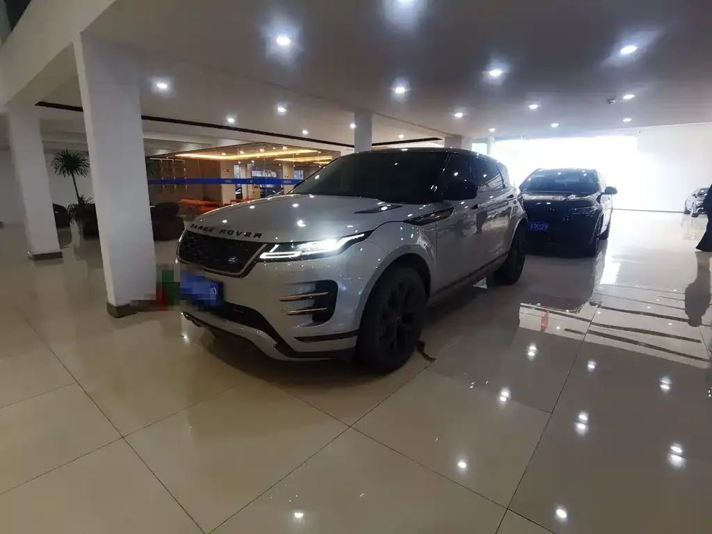 Land Rover Evoque — фото 1