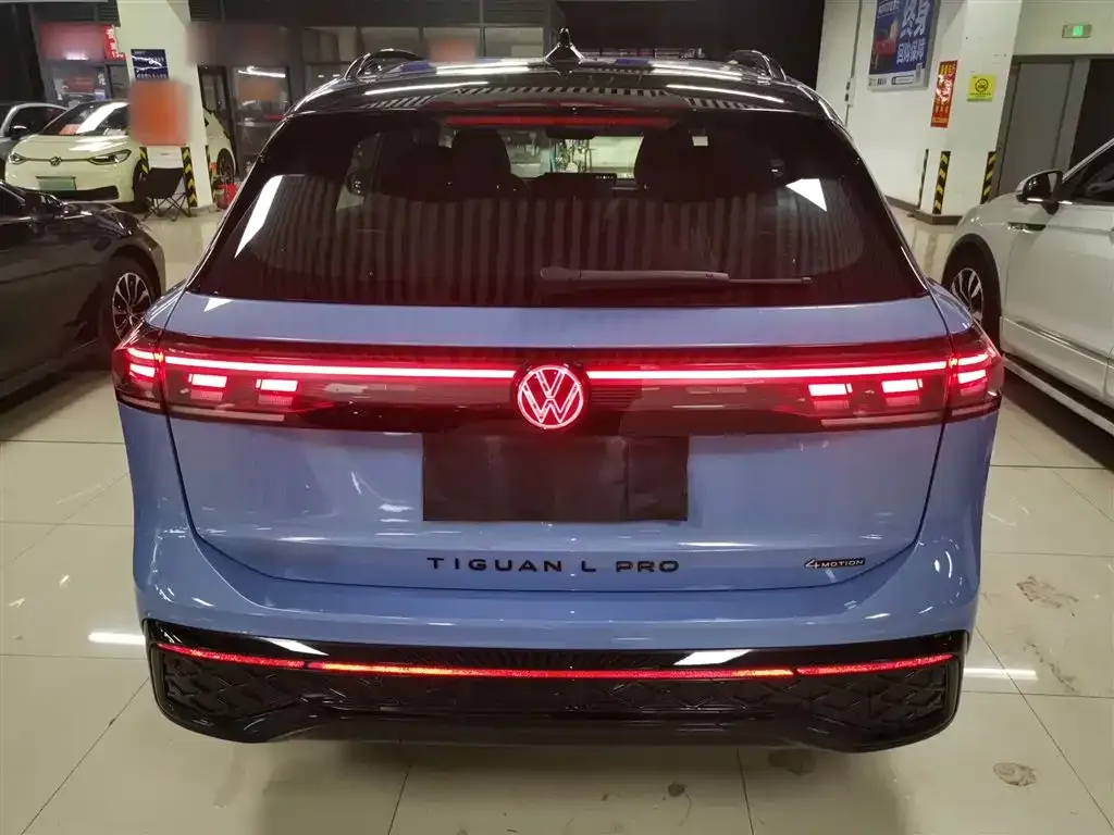 Volkswagen Tiguan L — фото 10