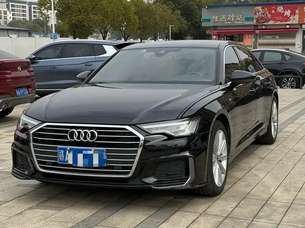 Audi A6L — фото 1