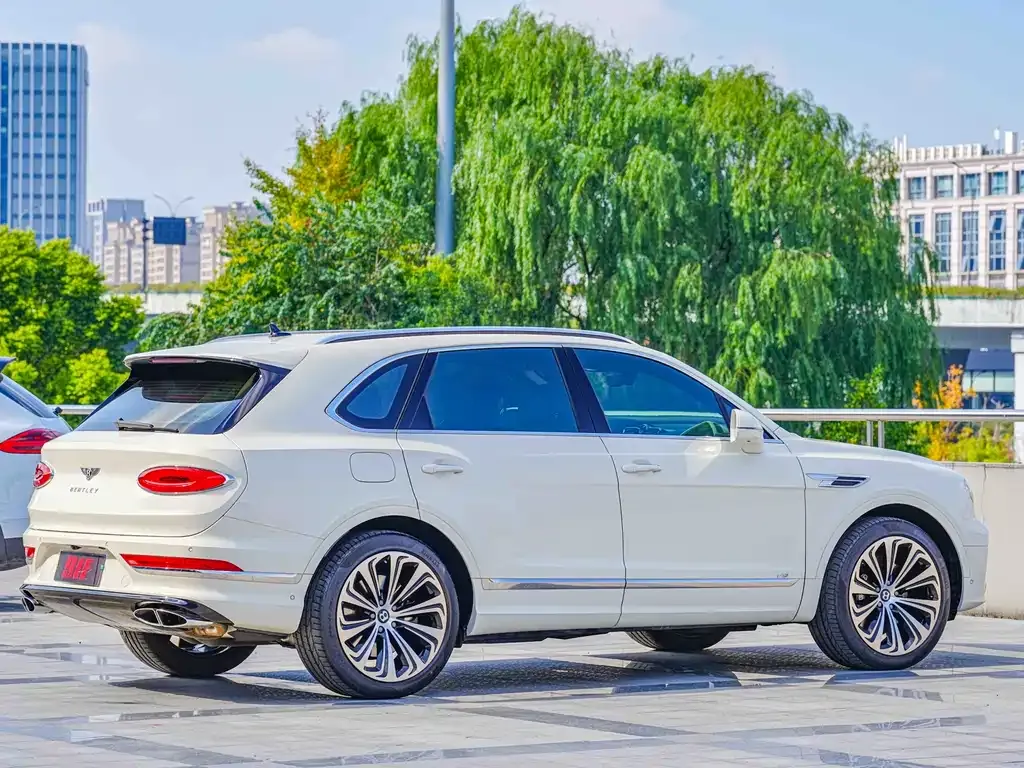 Bentley Bentayga — фото 8