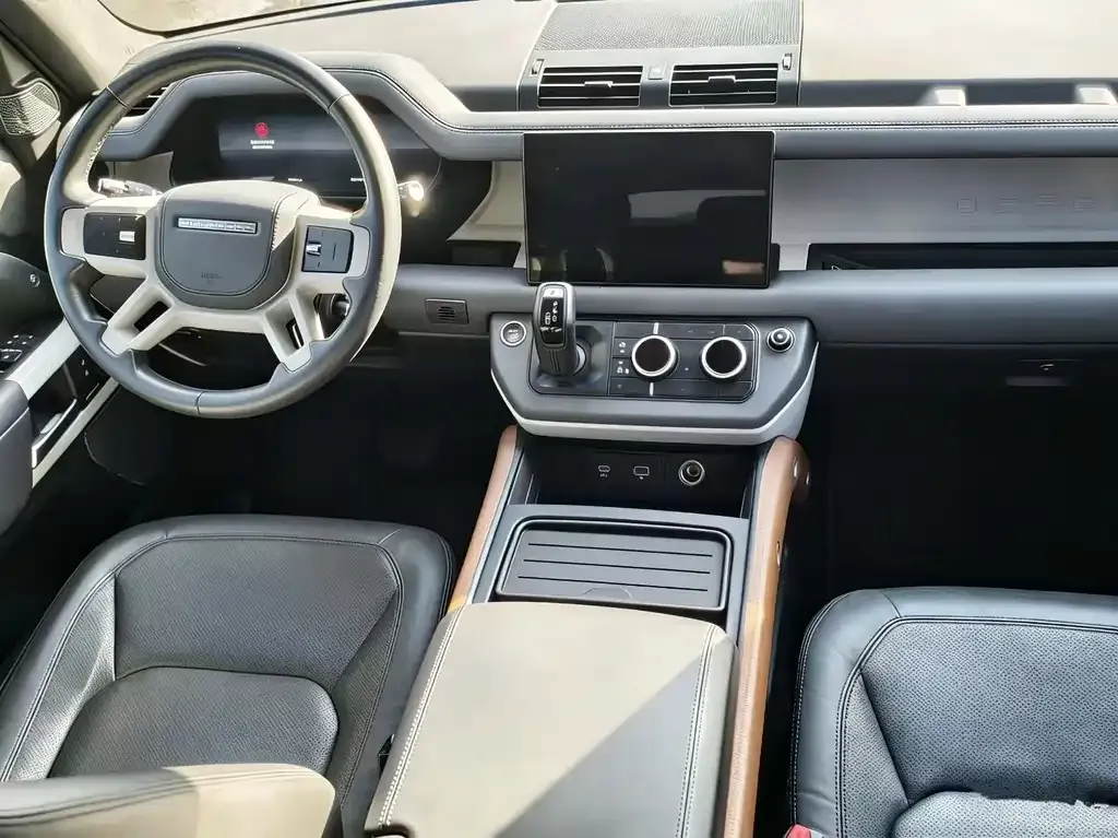 Land Rover Defender — фото 10