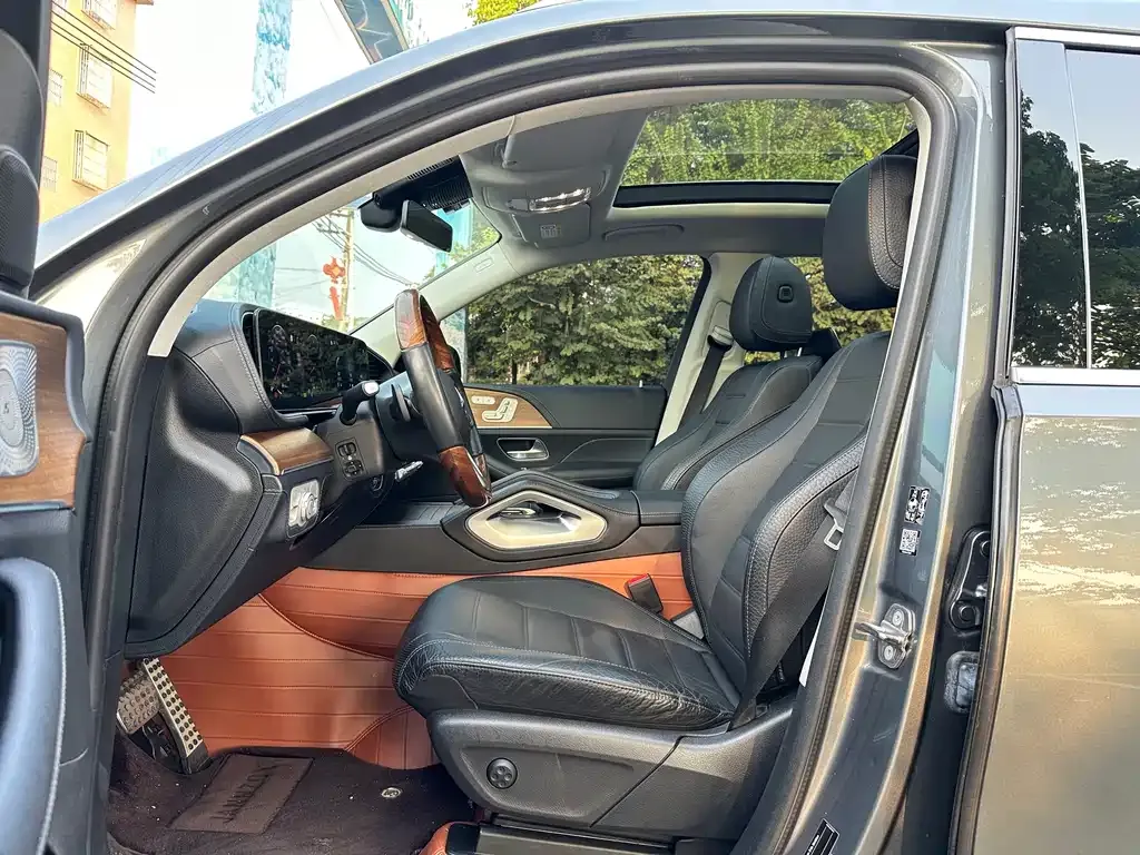 Mercedes-Benz GLS — фото 9