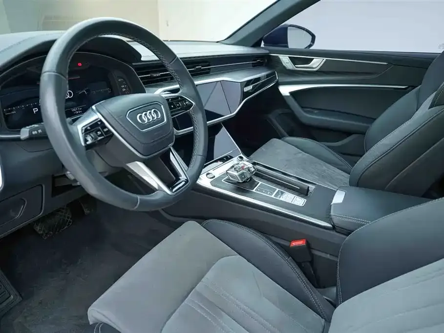 Audi A6L — фото 7