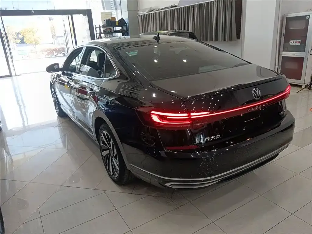 Volkswagen Passat — фото 5