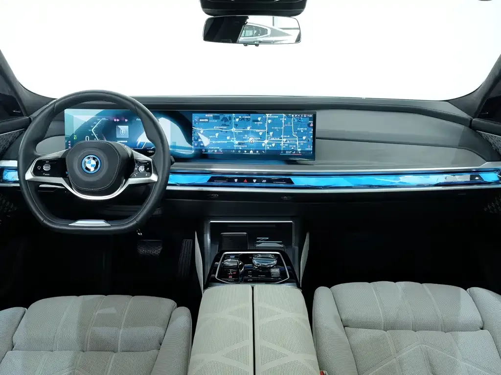 BMW i7 — фото 7