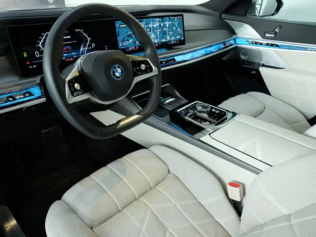 BMW i7 — фото 10