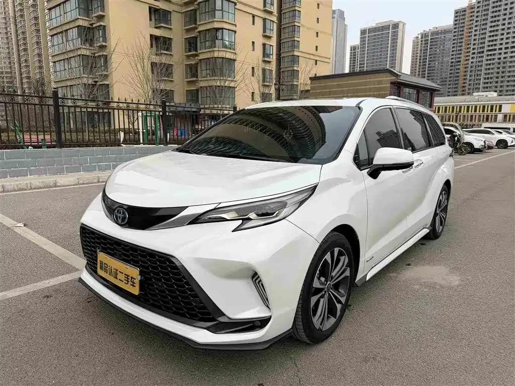 Toyota Granvia — фото 1