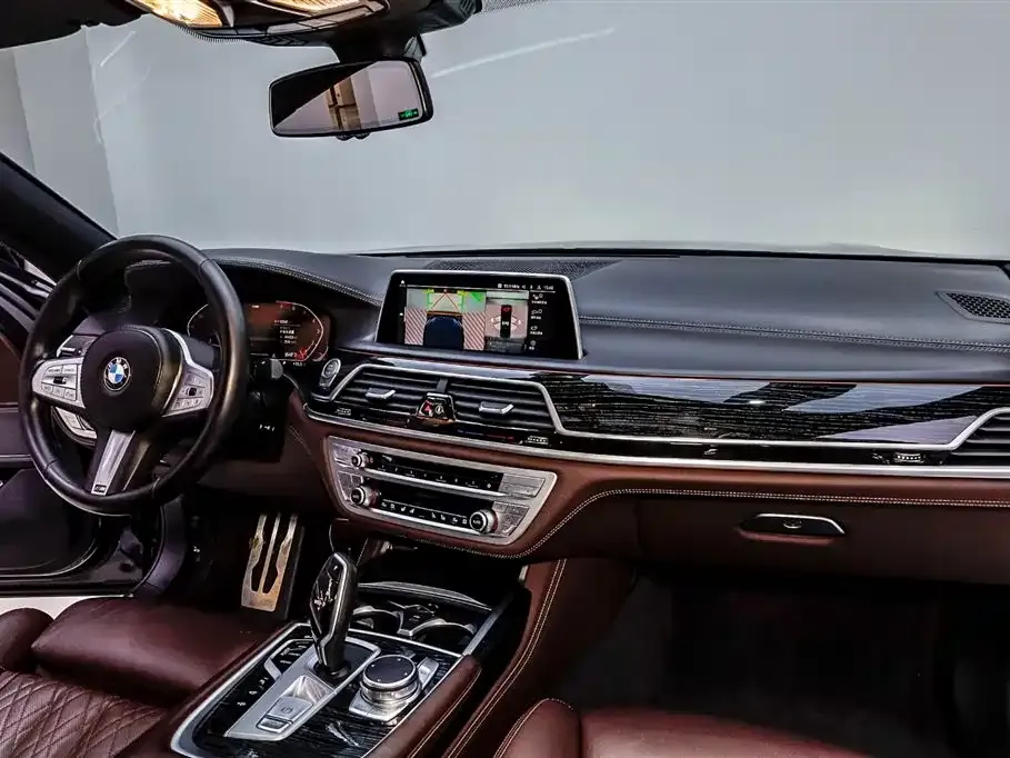 BMW 7 Series — фото 5