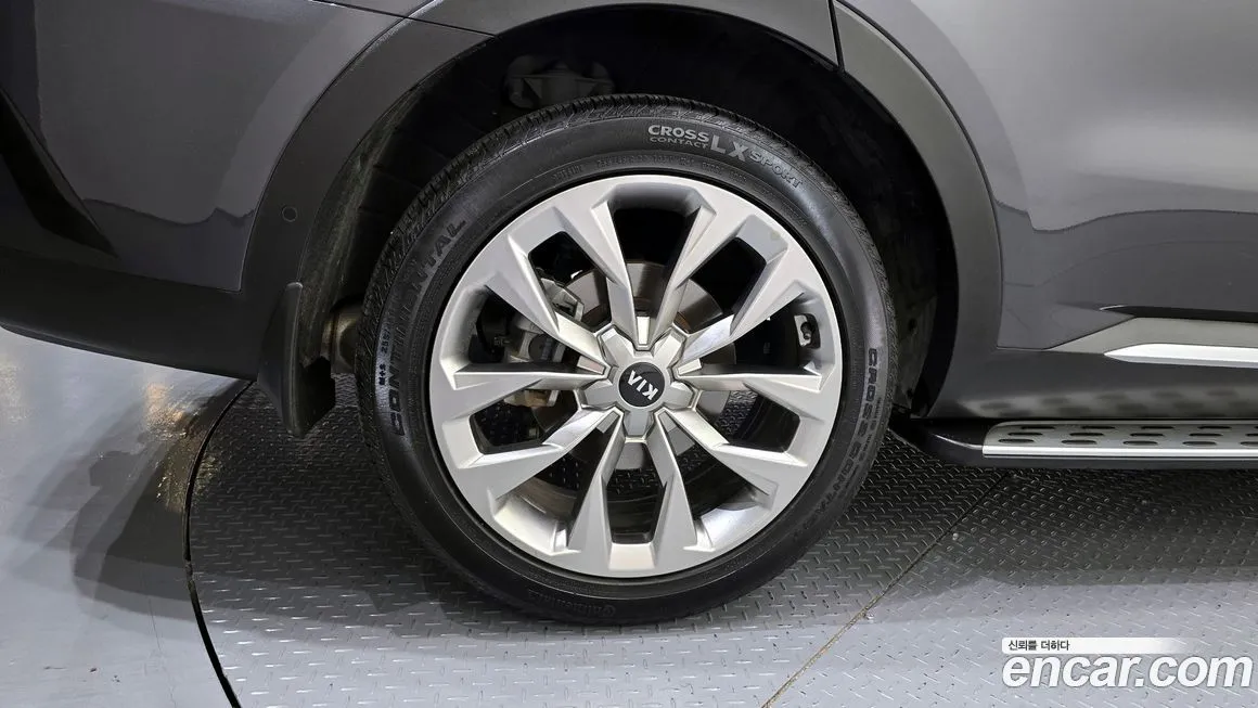 Kia Sorento — фото 7