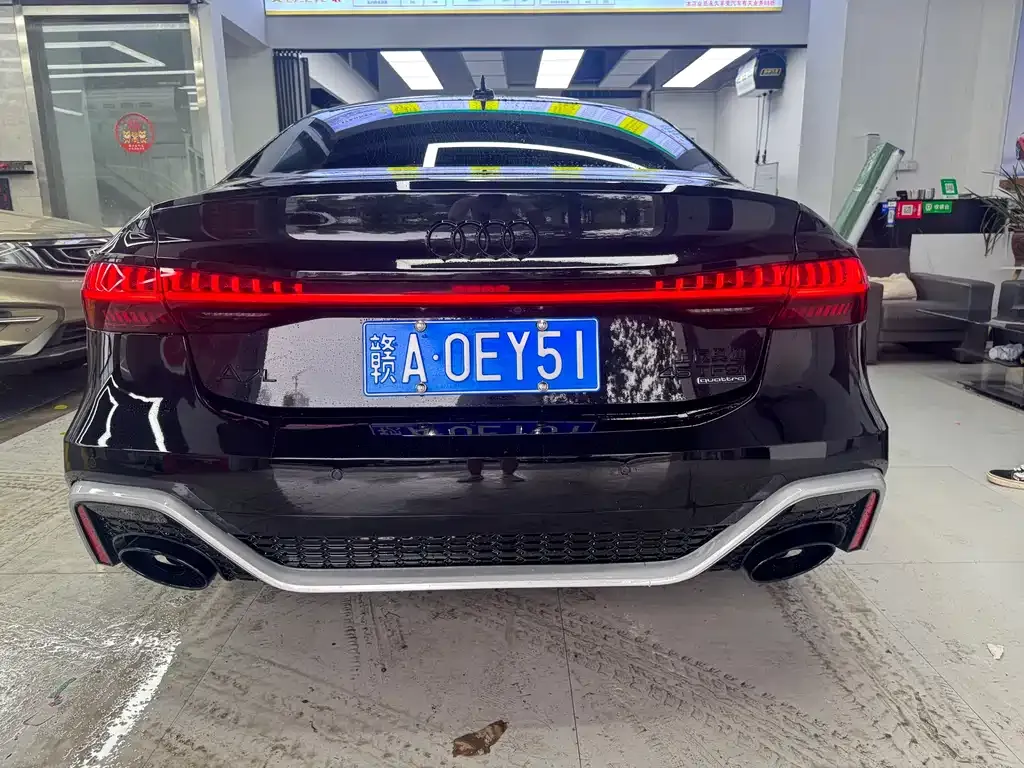Audi A7L — фото 10