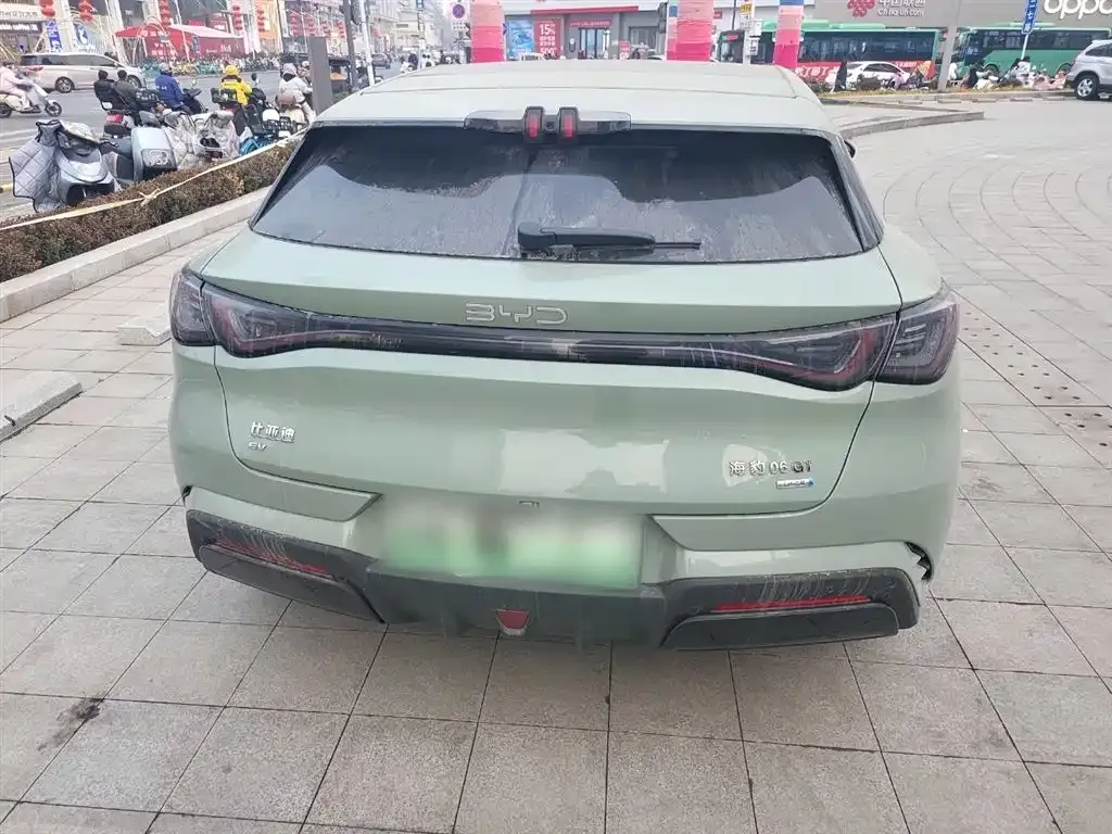 BYD Seal 06GT — фото 9