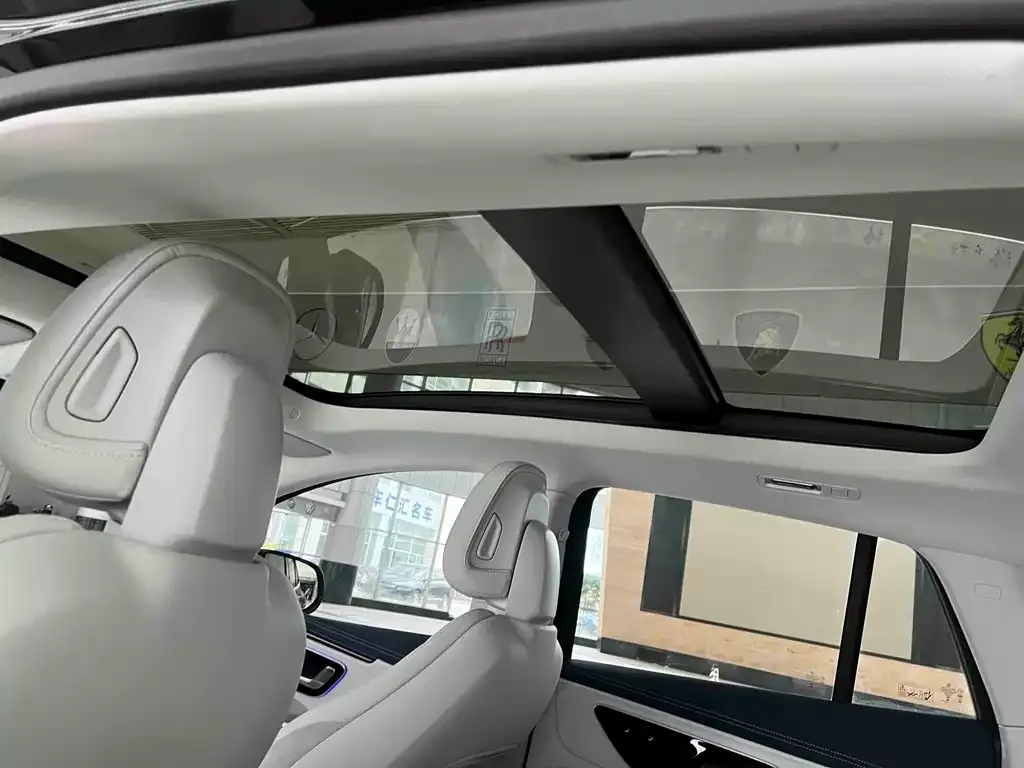 Mercedes-Benz EQE SUV — фото 3