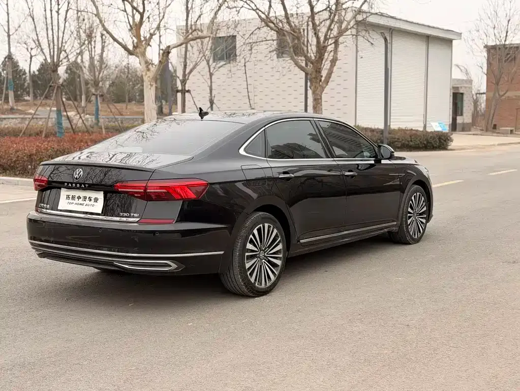 Volkswagen Passat — фото 6