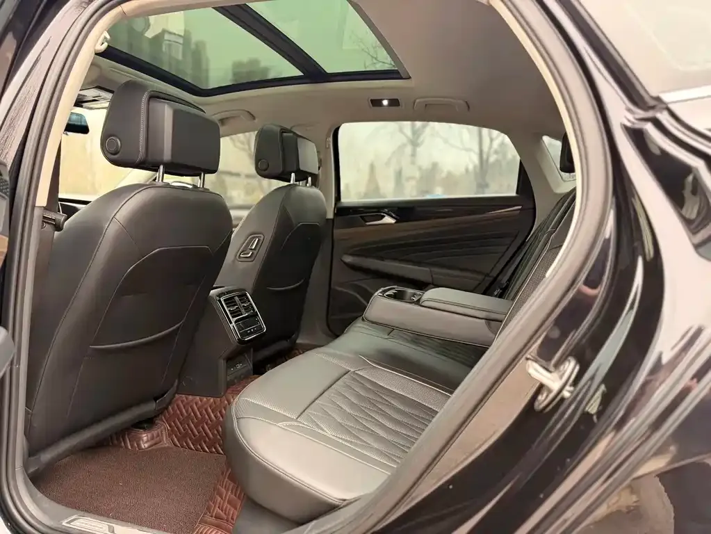 Volkswagen Passat — фото 2