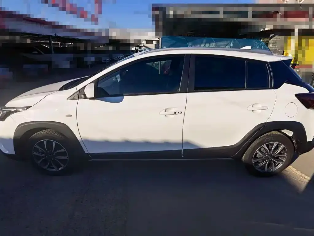 Toyota Yaris L — фото 2