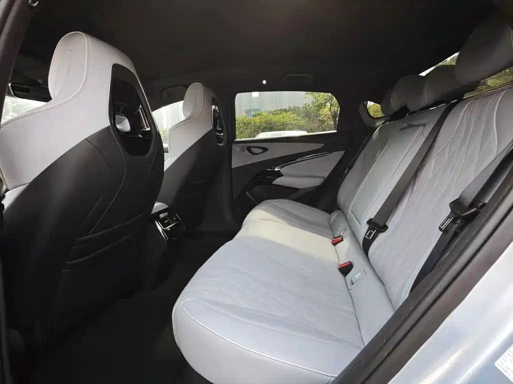 BYD Seal — фото 3