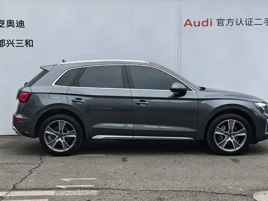 Audi Q5L — фото 8