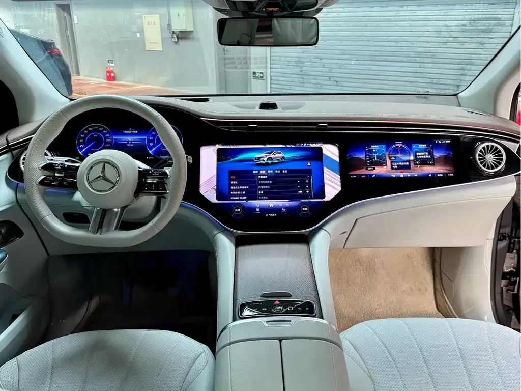 Mercedes-Benz EQE SUV — фото 8