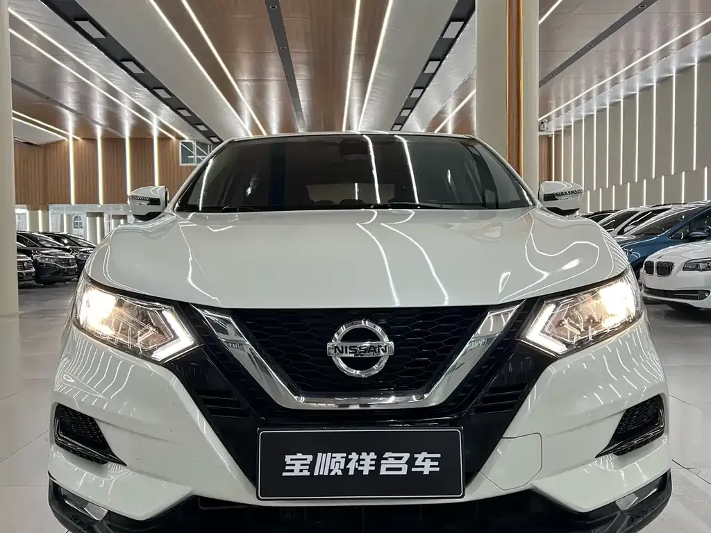 Nissan Qashqai — фото 4
