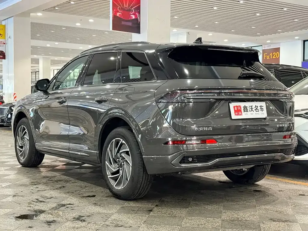 Lincoln Corsair — фото 10