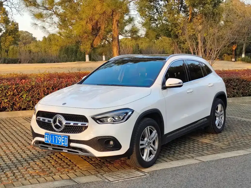 Mercedes-Benz GLA — фото 1