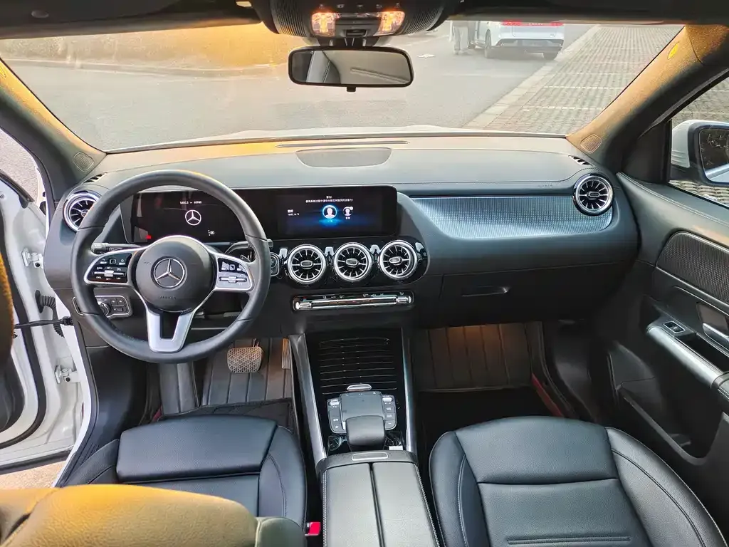 Mercedes-Benz GLA — фото 8