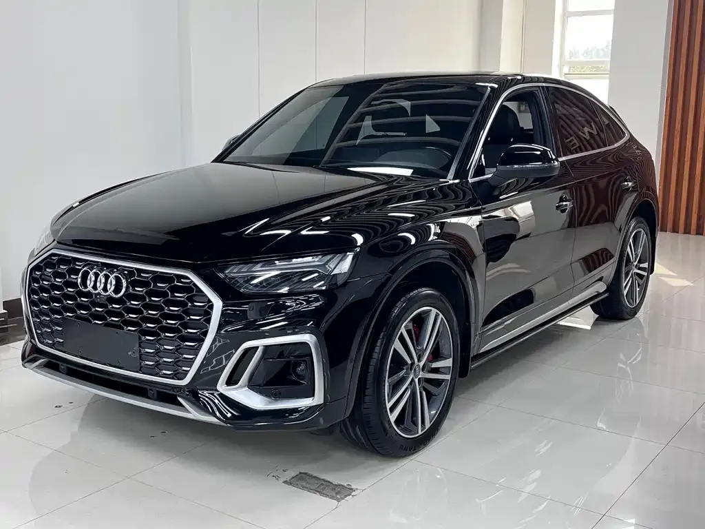 Audi Q5L Sportback — фото 1