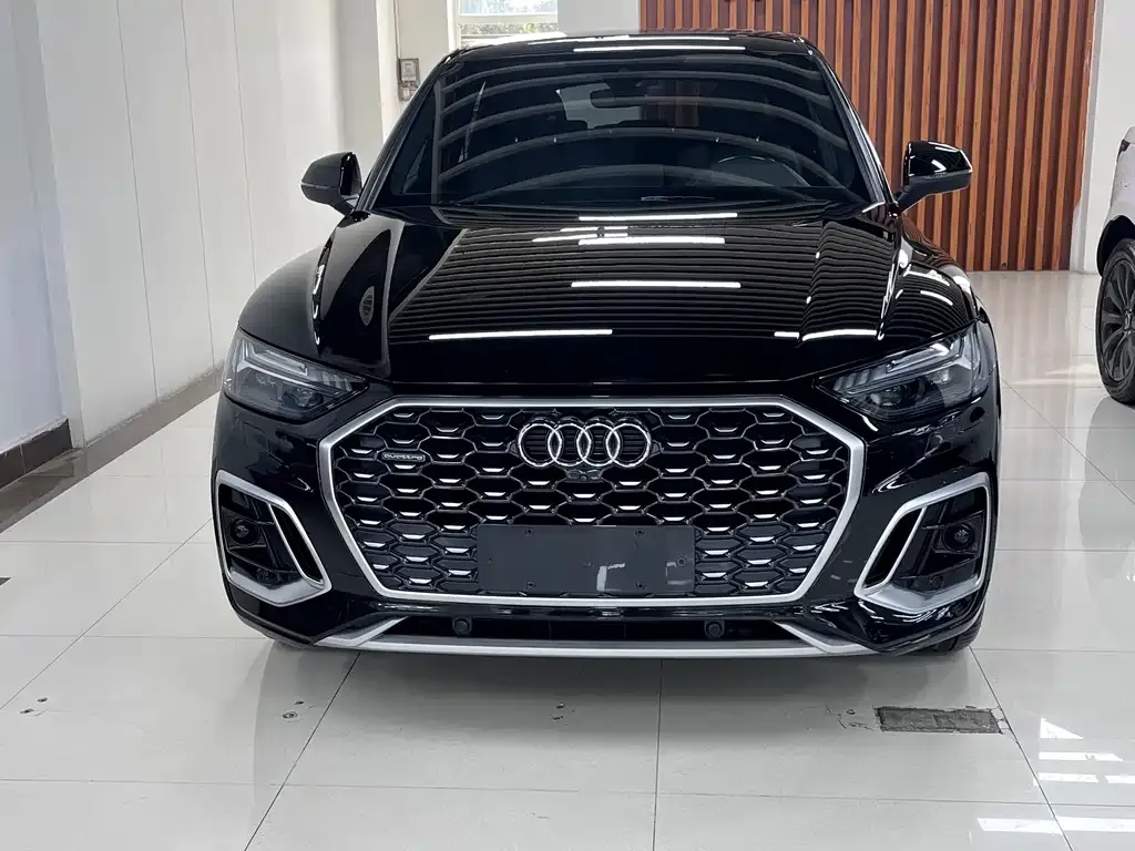 Audi Q5L Sportback — фото 7