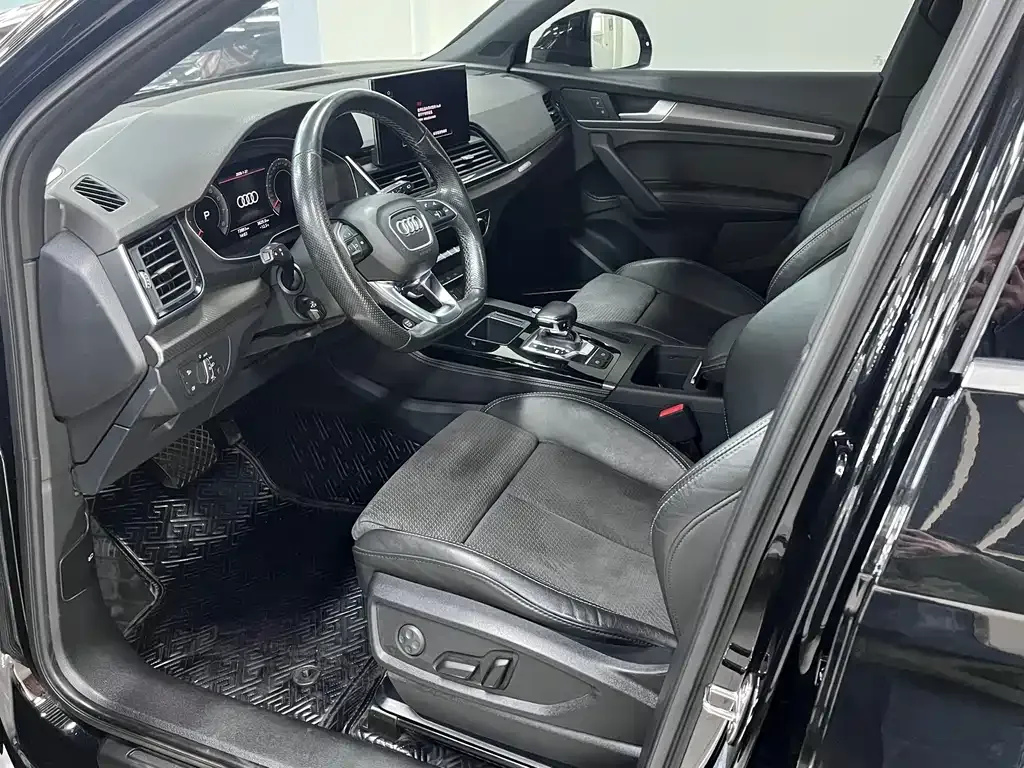 Audi Q5L Sportback — фото 9